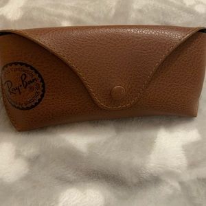 Ray-Ban sunglasses case no scratches never used